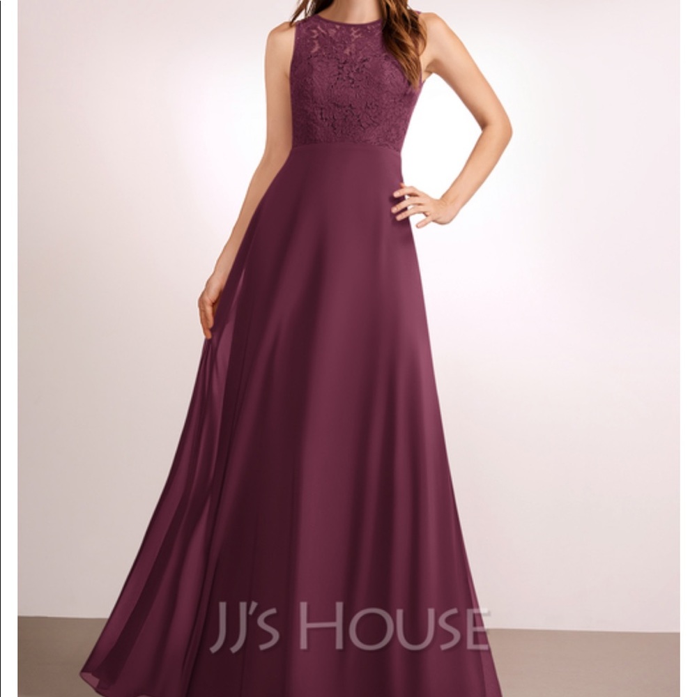 Modest prom JJ’s House Lace Halter highneck burgundy bridesmaids dress, sz 4/6